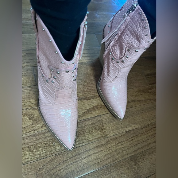 Sam Edelman Pink Ankle Boots - Picture 3 of 5